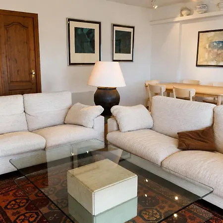Apartament De Estilo Rustico En Guils