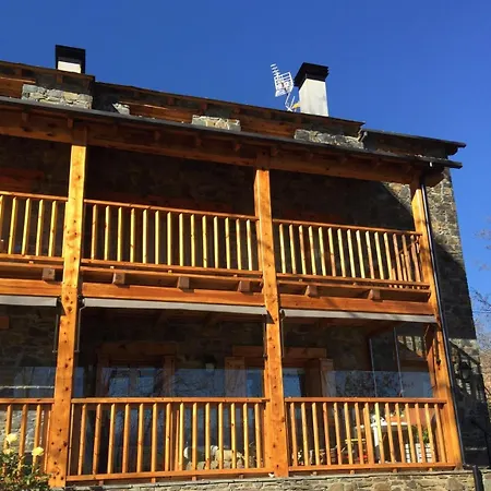 De Estilo Rustico En Guils 公寓