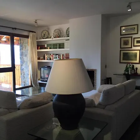公寓 De Estilo Rustico En Guils *